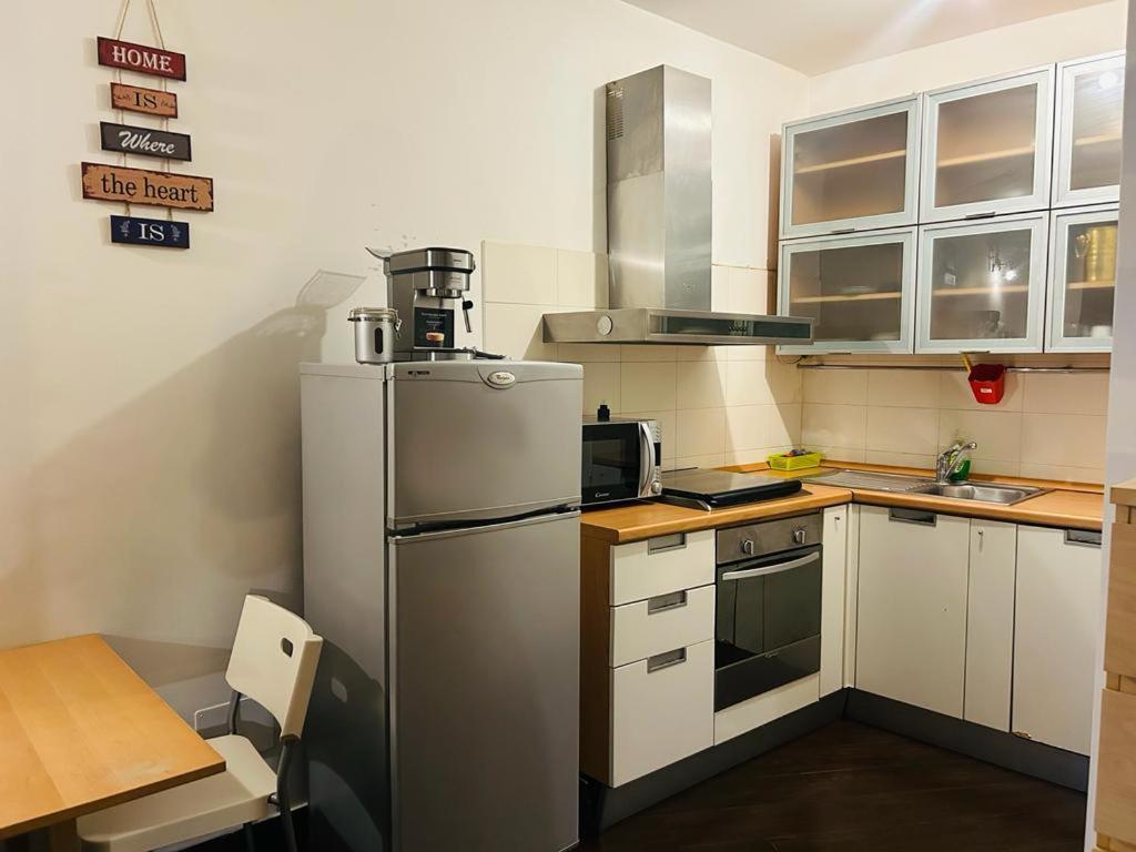 Easy Room Italy Prada Mailand Exterior foto